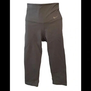 Women’s Nike Dri-Fit Compression Cropped Leggings